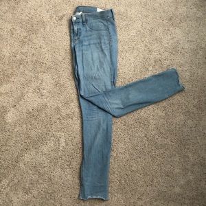 Rag & Bone light wash skinny jeans size 29.